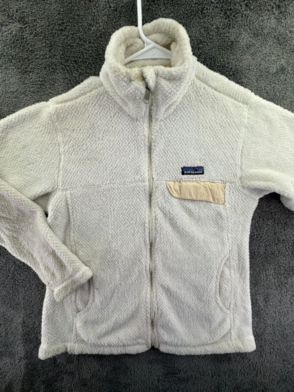 Patagonia Women’s Jacket Adult Small Full Zip White Fuzzy Soft Pocket Logo